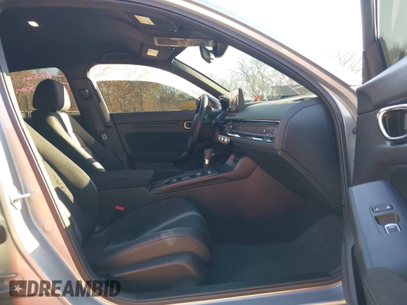2025 Honda Civic Sport z VIN 2HGFE2F54SH513066, wystawiony jako IAAI lot #40995389 z przebiegiem 2 210 mil mil oraz . Historia ofert i sprzedaży dostępna na DreamBid. Obrazek 5.