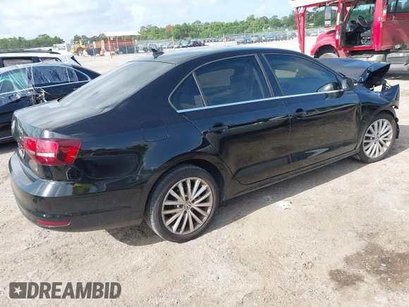 2016 Volkswagen Jetta SEL z VIN 3VWL07AJ2GM259395, wystawiony jako IAAI lot #42448235 z przebiegiem 101 032 mil mil oraz . Historia ofert i sprzedaży dostępna na DreamBid. Obrazek 4.