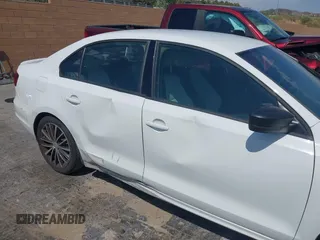 2015 Volkswagen Jetta SE с VIN 3VWD17AJ2FM406556, выставлен на аукционе IAAI как лот 42676945 с пробегом 153 903 миль миль и . История ставок и продаж доступна на DreamBid. Изображение 12.