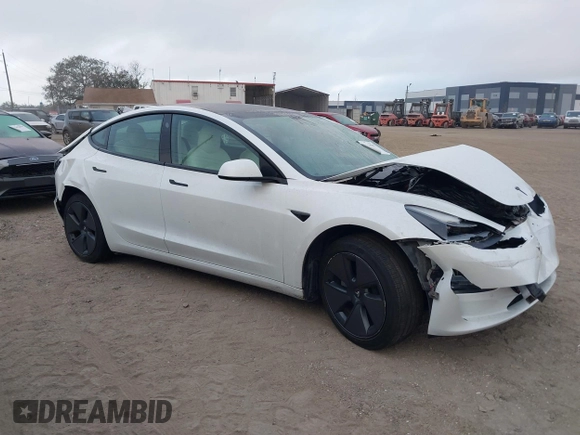 2022 Tesla Model 3 Long Range z VIN 5YJ3E1EB9NF115364, wystawiony jako IAAI lot #41618947 z przebiegiem 58 196 mil mil oraz . Historia ofert i sprzedaży dostępna na DreamBid. Obrazek 1.