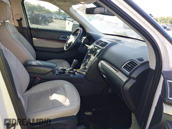 2019 Ford Explorer Platinum z VIN 1FM5K8HT5KGA58043, wystawiony jako IAAI lot #42150621 z przebiegiem 173 868 mil mil oraz . Historia ofert i sprzedaży dostępna na DreamBid. Obrazek 5.