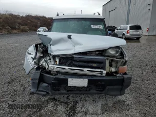 1997 Land Rover Discovery SD with VIN SALJY1247VA719419, listed as a Copart auction lot 85375184 with 215,699 mi miles and Salvage Title. Bid and sale history available at carsss.com. Image 5.