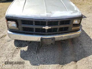 1997 Chevrolet Silverado 3500 z VIN 1GBJK34R1VF054943, wystawiony jako Copart lot #68689614 z przebiegiem 67 852 mil mil oraz Szkody całkowita. Historia ofert i sprzedaży dostępna na DreamBid. Obrazek 13.