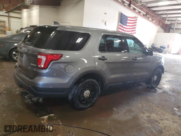 2018 Ford Police Interceptor Utility z VIN 1FM5K8ATXJGC77170, wystawiony jako Copart lot #76998874 z przebiegiem 133 130 mil mil oraz Czysty tytuł • Clean title. Historia ofert i sprzedaży dostępna na DreamBid. Obrazek 3.