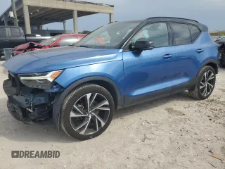 2019 Volvo XC40 Momentum with VIN YV4162XZ3K2012800, listed as a Copart auction lot 48386895 with 89,814 mi miles and Salvage Title. Bid and sale history available at carsss.com. Image 1.