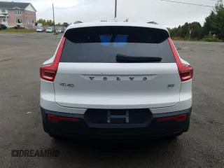 2023 Volvo XC40 Ultimate Dark Theme z VIN YV4L12UX8P2952575, wystawiony jako Copart lot #72947074 z przebiegiem Nie podano mil oraz Szkoda całkowita • Salvage title. Historia ofert i sprzedaży dostępna na DreamBid. Obrazek 6.