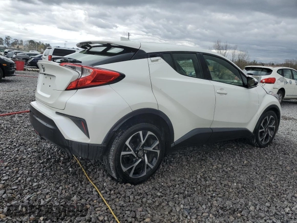 2018 Toyota C-HR XLE z VIN JTNKHMBXXJ1003871, wystawiony jako Copart lot #49984355 z przebiegiem 101 395 mil mil oraz Szkoda całkowita • Salvage title. Historia ofert i sprzedaży dostępna na DreamBid. Obrazek 3.