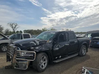 2016 Ram 1500 Laramie z VIN 1C6RR7NM6GS288940, wystawiony jako Copart lot #55118435 z przebiegiem 147 003 mil mil oraz Szkoda całkowita • Salvage title. Historia ofert i sprzedaży dostępna na DreamBid. Obrazek 1.