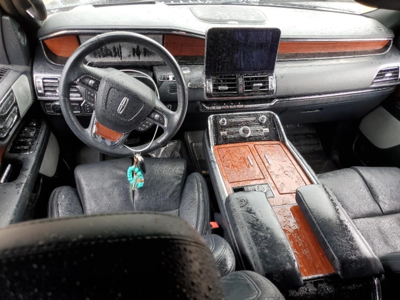 2020 Lincoln Navigator Reserve with VIN 5LMJJ2LTXLEL13589, listed as a Copart auction lot 43789325 with Not provided miles and Salvage title. Bid and sale history available at DreamBid. Image 8.
