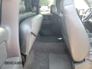 2005 GMC Sierra 2500HD SLT with VIN 1GTHK292X5E141116, listed as a Copart auction lot 61093415 with 160,630 mi miles and Salvage title. Bid and sale history available at DreamBid. Image 10.