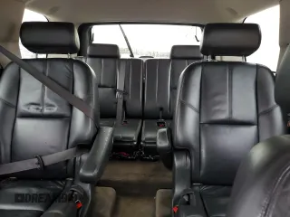 2008 Chevrolet Tahoe 3LT z VIN 1GNFK13038R245346, wystawiony jako Copart lot #87920185 z przebiegiem 180 198 mil mil oraz Szkoda całkowita • Salvage title. Historia ofert i sprzedaży dostępna na DreamBid. Obrazek 10.