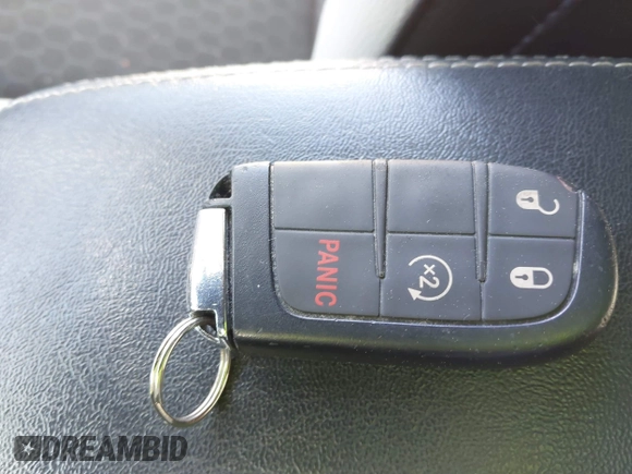 2020 Jeep Compass Altitude z VIN 3C4NJCBB1LT234979, wystawiony jako IAAI lot #41872466 z przebiegiem 37 827 mil mil oraz . Historia ofert i sprzedaży dostępna na DreamBid. Obrazek 11.