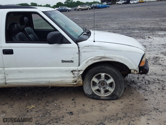 2000 Oldsmobile Bravada with VIN 1GHDT13W3Y2226476, listed as a Copart auction lot 60372764 with 223984 miles and Salvage Title. Bid and sale history available at carsss.com. Image 9.