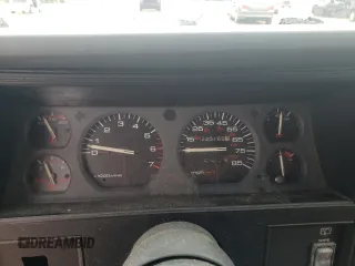 1994 Jeep Cherokee Sport with VIN 1J4FT68S8RL170171, listed as a Copart auction lot 70642694 with 240,165 mi miles and Salvage Title. Bid and sale history available at carsss.com. Image 9.