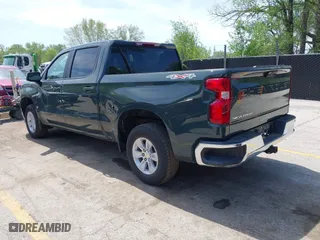 2025 Chevrolet Silverado 1500 LT with VIN 1GCUKDED2SZ161690, listed as a IAAI auction lot 42067327 with 9,920 mi miles. Bid and sale history available at carsss.com. Image 3.