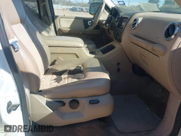 2005 Ford Expedition Eddie Bauer with VIN 1FMFU18575LB13711, listed as a IAAI auction lot 41848095 with 220,189 mi miles. Bid and sale history available at carsss.com. Image 5.