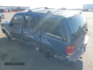 2000 Ford Explorer Eddie Bauer with VIN 1FMDU84P6YZB77943, listed as a IAAI auction lot 40303953 with Not provided miles and . Bid and sale history available at DreamBid. Image 3.