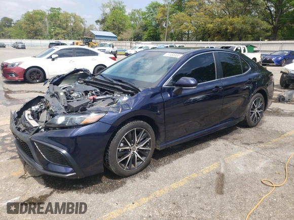 2022 Toyota Camry SE with VIN 4T1T11AK6NU672205, listed as a Copart auction lot 51483335 with 56,649 mi miles and Salvage Title. Bid and sale history available at carsss.com. Image 1.