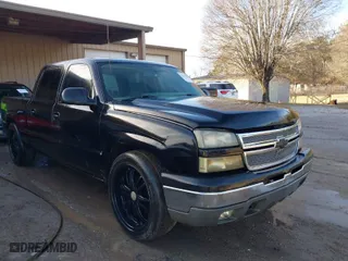 2006 Chevrolet Silverado 1500 LT1 with VIN 2GCEC13T561124724, listed as a IAAI auction lot 41594573 with 1 mi miles. Bid and sale history available at carsss.com. Image 1.