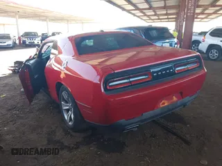 2016 Dodge Challenger SXT z VIN 2C3CDZAG6GH221453, wystawiony jako IAAI lot #42575318 z przebiegiem 120 160 mil mil oraz . Historia ofert i sprzedaży dostępna na DreamBid. Obrazek 3.