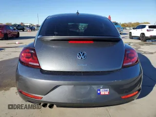 2019 Volkswagen Beetle S with VIN 3VWFD7AT2KM710921, listed as a Copart auction lot 84422874 with 18,504 mi miles and Salvage Title. Bid and sale history available at carsss.com. Image 6.