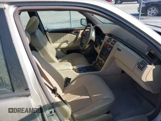 1997 Mercedes-Benz E-Class with VIN WDBJF55F4VA405680, listed as a IAAI auction lot 41462478 with 352,480 mi miles. Bid and sale history available at carsss.com. Image 5.