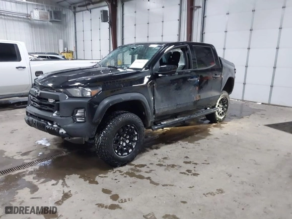 2024 Chevrolet Colorado 4WD Trail Boss with VIN 1GCPTEEK9R1161645, listed as a IAAI auction lot 40984625 with 174 mi miles. Bid and sale history available at carsss.com. Image 2.