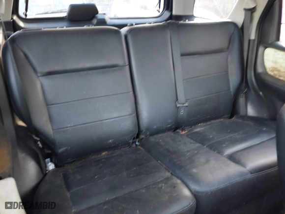 2006 Ford Escape Limited with VIN 1FMYU94196KA27821, listed as a IAAI auction lot 41440532 with 181,165 mi miles. Bid and sale history available at carsss.com. Image 8.