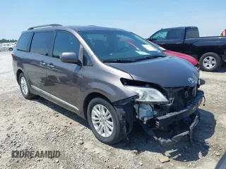 2015 Toyota Sienna XLE с VIN 5TDYK3DC2FS659691, выставлен на аукционе IAAI как лот 42163423 с пробегом 251 100 миль миль и . История ставок и продаж доступна на DreamBid. Изображение 1.