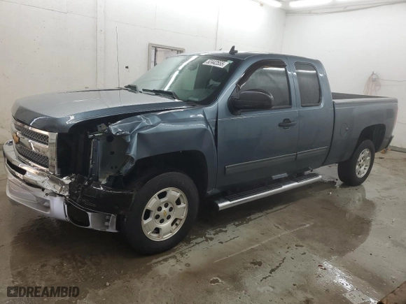 2013 Chevrolet Silverado 1500 LT with VIN 1GCRCSE08DZ110640, listed as a Copart auction lot 52442555 with 78,791 mi miles and Salvage Title. Bid and sale history available at carsss.com. Image 1.