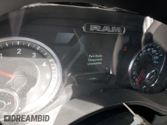 2025 Ram 1500 Big Horn z VIN 1C6SRFFP8SN656238, wystawiony jako Copart lot #51521185 z przebiegiem 1 776 mil mil oraz Szkoda całkowita • Salvage title. Historia ofert i sprzedaży dostępna na DreamBid. Obrazek 9.
