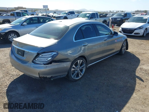 2015 Mercedes-Benz C 300 z VIN 55SWF4JB7FU049897, wystawiony jako IAAI lot #41795671 z przebiegiem 137 194 mil mil oraz . Historia ofert i sprzedaży dostępna na DreamBid. Obrazek 4.
