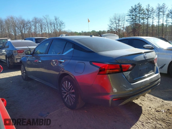 2024 Nissan Altima SV with VIN 1N4BL4DV3RN322621, listed as a IAAI auction lot 40843918 with 19,242 mi miles and . Bid and sale history available at DreamBid. Image 3.