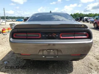 2020 Dodge Challenger R/T Scat Pack z VIN 2C3CDZFJ6LH104504, wystawiony jako Copart lot #60420655 z przebiegiem 23 581 mil mil oraz Szkoda całkowita • Salvage title. Historia ofert i sprzedaży dostępna na DreamBid. Obrazek 6.