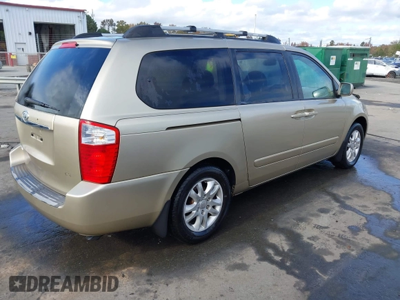 2007 Kia Sedona LX with VIN KNDMB233676171551, listed as a IAAI auction lot 40801032 with 142,581 mi miles. Bid and sale history available at carsss.com. Image 4.