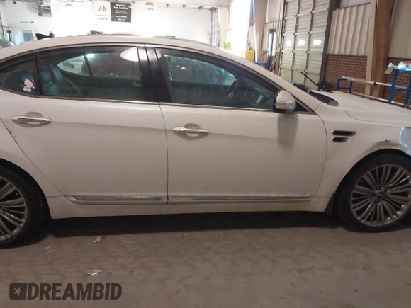 2015 Kia Cadenza Premium with VIN KNALN4D77F5194340, listed as a IAAI auction lot 41360457 with 132,534 mi miles. Bid and sale history available at carsss.com. Image 13.