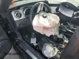 2005 Ford Mustang GT Deluxe с VIN 1ZVHT85H455219333, выставлен на аукционе Copart как лот 60652925 с пробегом Не указан миль и Списание • Salvage title. История ставок и продаж доступна на DreamBid. Изображение 8.
