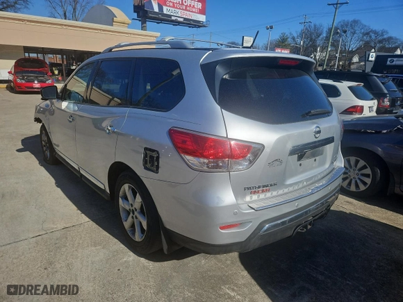 2014 Nissan Pathfinder Platinum with VIN 5N1AR2MMXEC631942, listed as a Copart auction lot 43173645 with 144,403 mi miles and Clean Title. Bid and sale history available at carsss.com. Image 3.