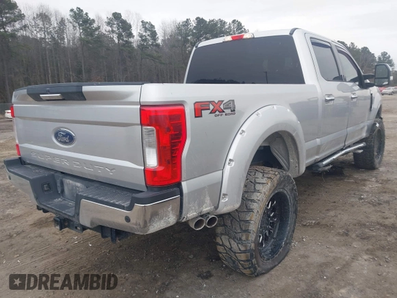 2018 Ford Super Duty F-250 SRW XL with VIN 1FT7W2B6XJEC73803, listed as a IAAI auction lot 41367437 with 77,480 mi miles. Bid and sale history available at carsss.com. Image 4.