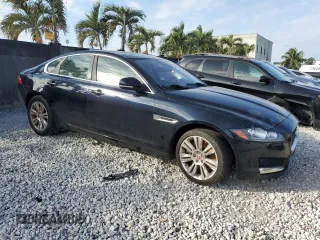 2017 Jaguar XF 35t Premium with VIN SAJBD4BVXHCY29179, listed as a Copart auction lot 84822414 with 122,207 mi miles and Clean Title. Bid and sale history available at carsss.com. Image 4.