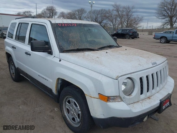 2014 Jeep Patriot Sport with VIN 1C4NJPBA4ED574876, listed as a IAAI auction lot 41885678 with 181,698 mi miles. Bid and sale history available at carsss.com. Image 1.