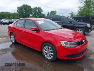 2011 Volkswagen Jetta SE with VIN 3VWDZ7AJ2BM399546, listed as a IAAI auction lot 42635268 with 195,565 mi miles and . Bid and sale history available at DreamBid. Image 1.