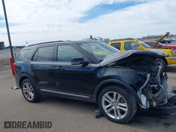 2017 Ford Explorer XLT z VIN 1FM5K7D88HGD91079, wystawiony jako IAAI lot #41843487 z przebiegiem 29 845 mil mil oraz . Historia ofert i sprzedaży dostępna na DreamBid. Obrazek 13.