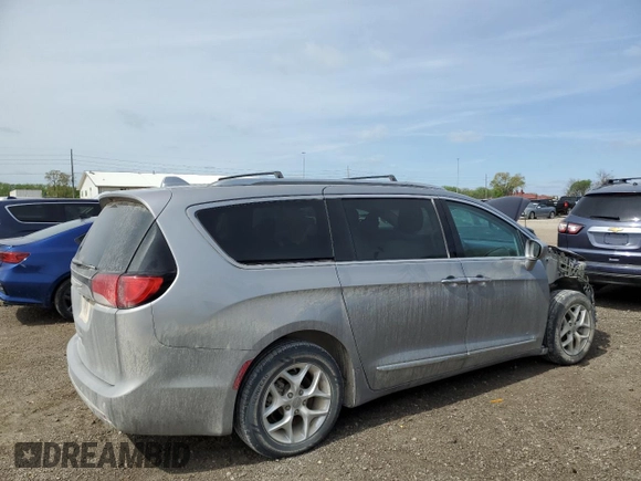 2017 Chrysler Pacifica Touring L Plus с VIN 2C4RC1EG4HR665687, выставлен на аукционе Copart как лот 53917575 с пробегом 133 184 миль миль и Списание • Salvage title. История ставок и продаж доступна на DreamBid. Изображение 3.