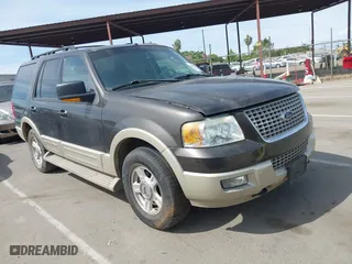 2005 Ford Expedition Eddie Bauer with VIN 1FMFU18505LA87694, listed as a IAAI auction lot 42068733 with 160,509 mi miles. Bid and sale history available at carsss.com. Image 1.