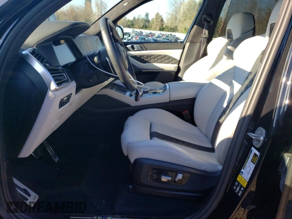 2022 BMW X5 M z VIN 5YMJU0C06N9M49374, wystawiony jako Copart lot #41621645 z przebiegiem 36 242 mil mil oraz Szkoda całkowita • Salvage title. Historia ofert i sprzedaży dostępna na DreamBid. Obrazek 7.