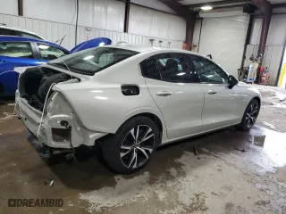 2021 Volvo S60 R-Design Expression with VIN 7JRBR0FZ6MG111865, listed as a Copart auction lot 71487182 with 16,032 mi miles. Bid and sale history available at carsss.com. Image 3.