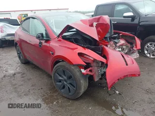 2024 Tesla Model Y z VIN 7SAYGDED9RA304010, wystawiony jako IAAI lot #42366995 z przebiegiem Nie podano mil oraz . Historia ofert i sprzedaży dostępna na DreamBid. Obrazek 1.