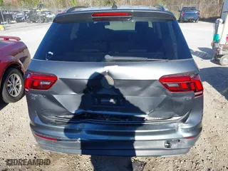 2018 Volkswagen Tiguan SEL with VIN 3VV3B7AX6JM015971, listed as a IAAI auction lot 41712580 with 138,681 mi miles. Bid and sale history available at carsss.com. Image 16.