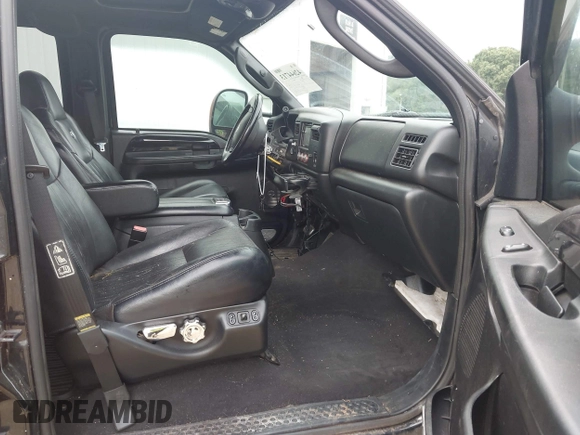 2004 Ford F-250 XL with VIN 1FTNW21P44EB44543, listed as a IAAI auction lot 42644713 with 123,365 mi miles and . Bid and sale history available at DreamBid. Image 5.